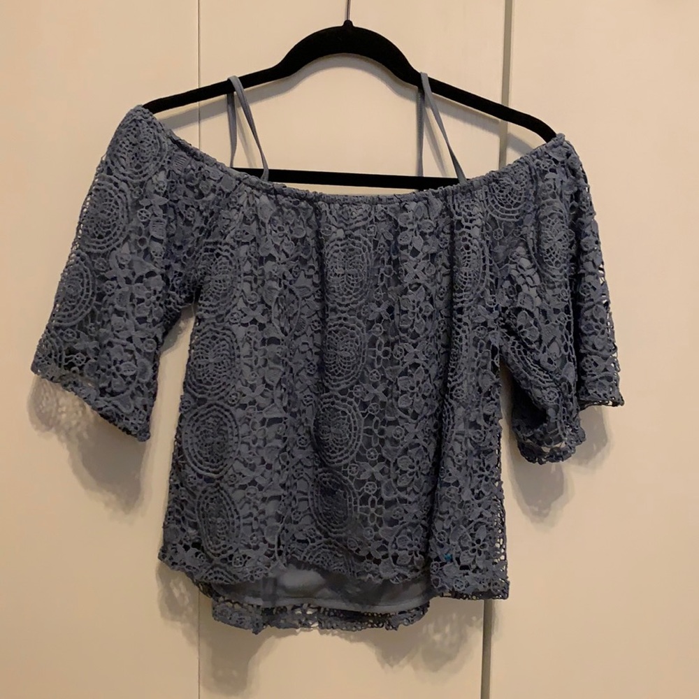 Off the shoulder crop top shirt